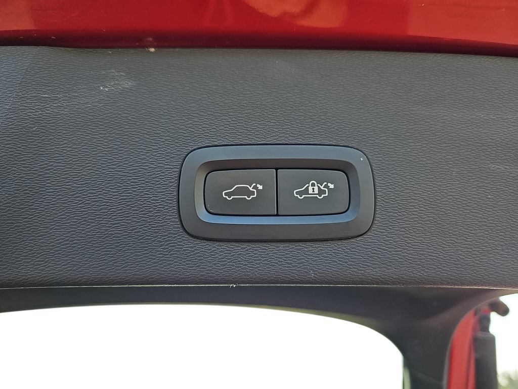 Used 2023 Volvo C40 P8 Recharge Ultimate AWD/4WD image 34