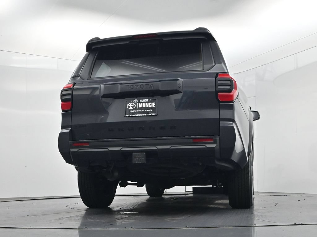 Used 2025 Toyota 4Runner SR5 AWD/4WD image 43
