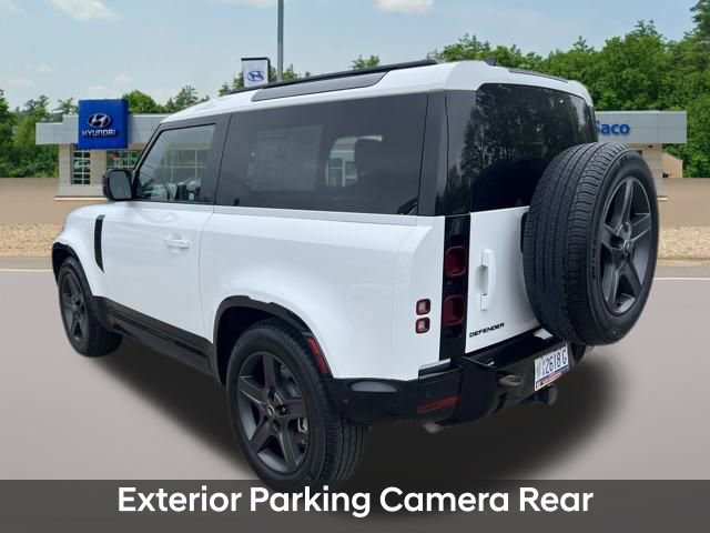 Used 2024 Land Rover Defender 90 X-Dynamic SE image 10