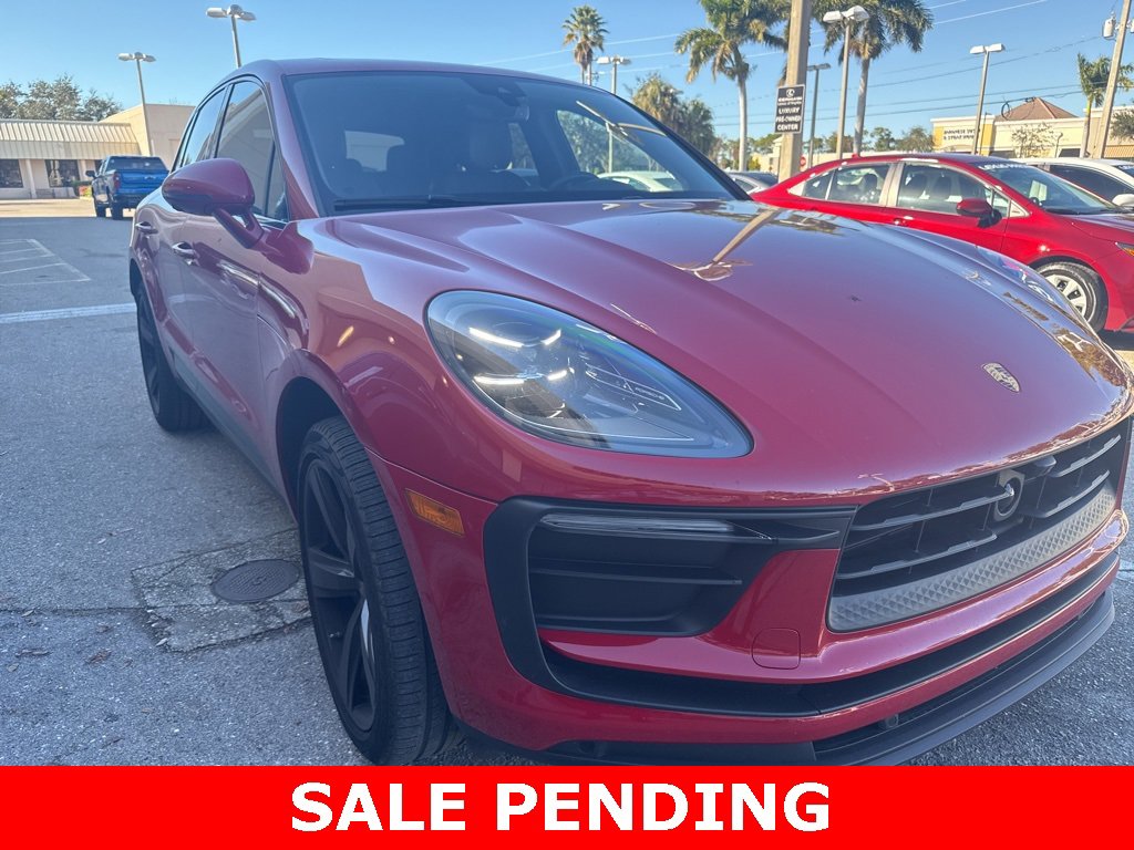 Used 2024 Porsche Macan image 1