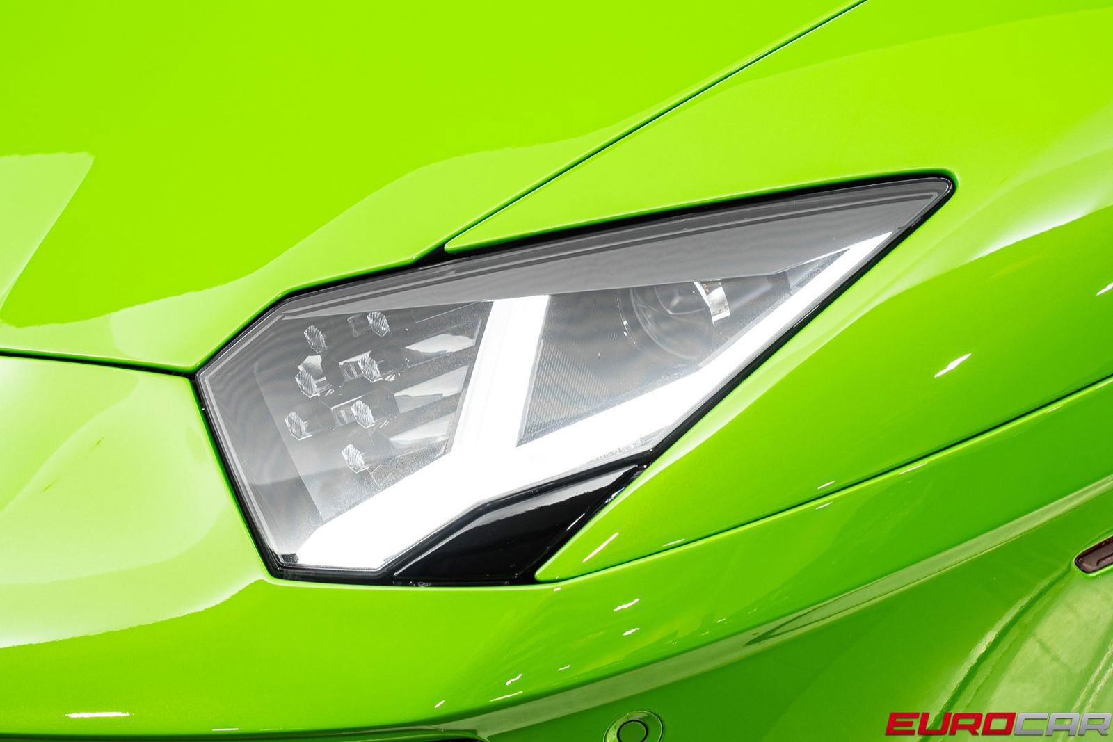 Used 2018 Lamborghini Aventador S image 11