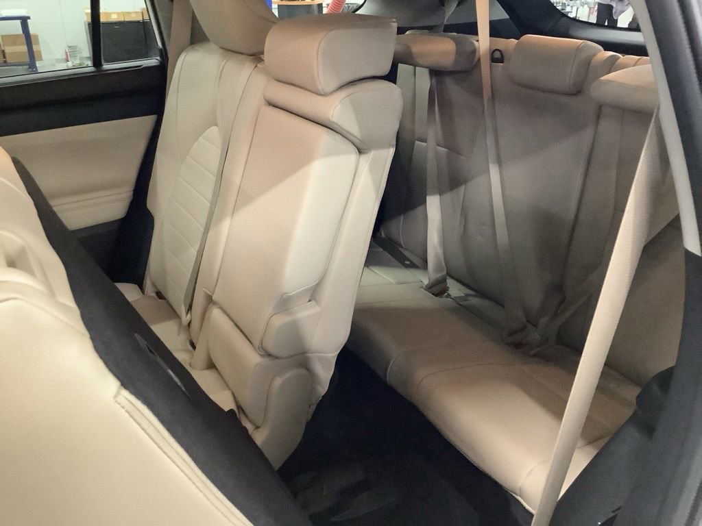 Used 2021 Toyota Highlander XLE AWD/4WD image 16