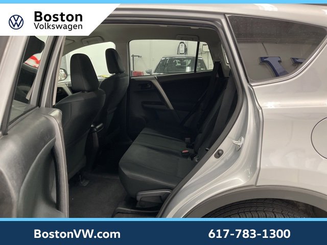 Used 2018 Toyota RAV4 LE image 10