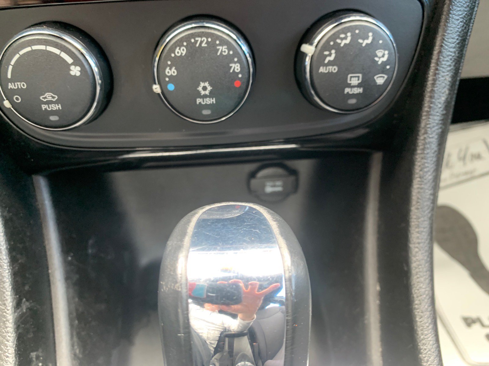 Used 2013 Chrysler 200 Limited FWD image 14
