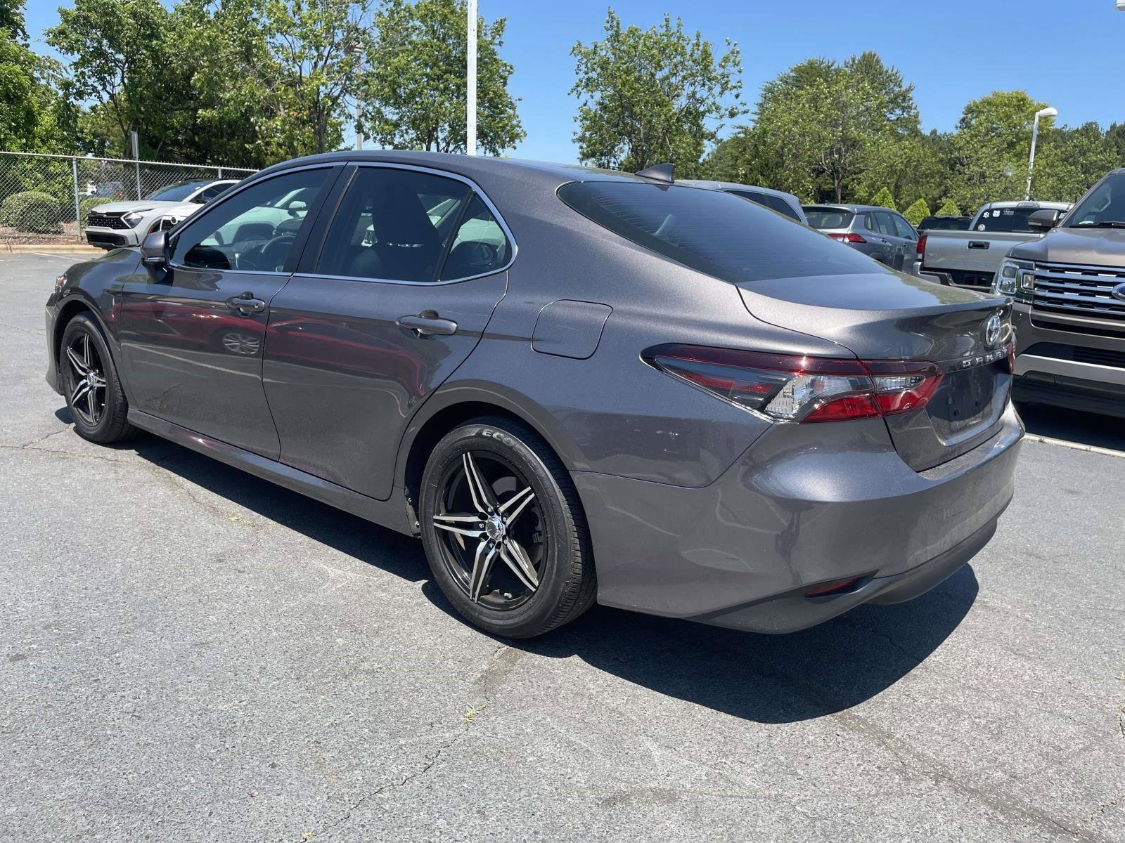 Used 2024 Toyota Camry LE w/ Convenience Package FWD image 10