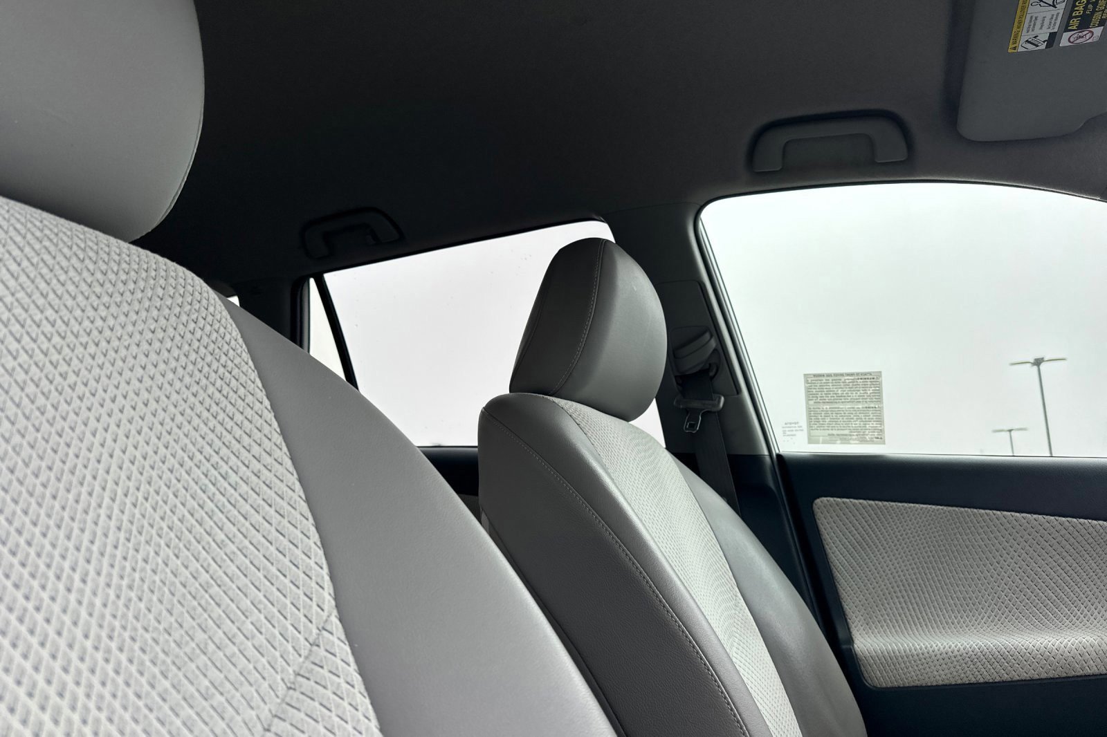 Used 2014 Toyota RAV4 EV image 17