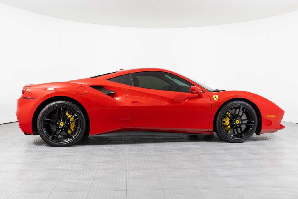 Used 2017 Ferrari 488 GTB RWD image 16