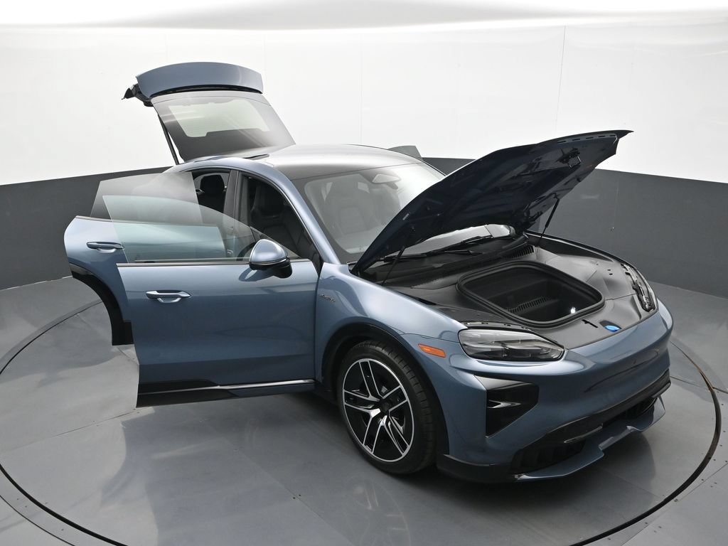 New 2026 Porsche Cayenne Turbo AWD/4WD image 32