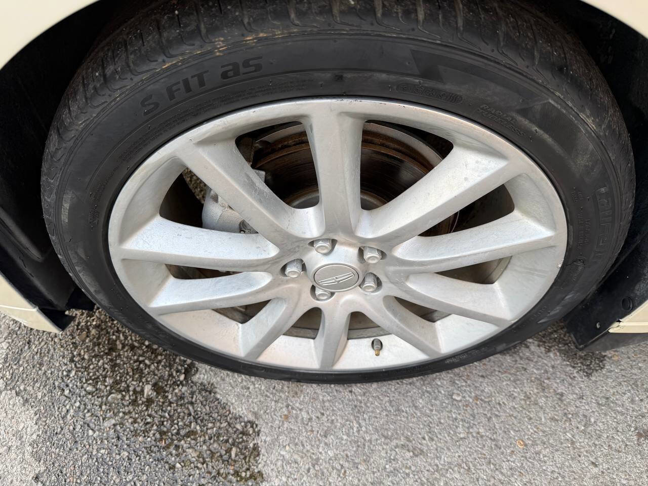 Used 2015 Lincoln MKZ Hybrid w/ Equipment Group 202A Reserve FWD image 32