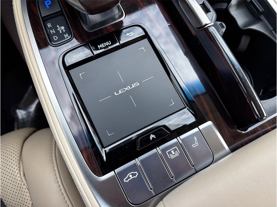 Used 2018 Lexus LS 500 w/ Luxury Package RWD image 36