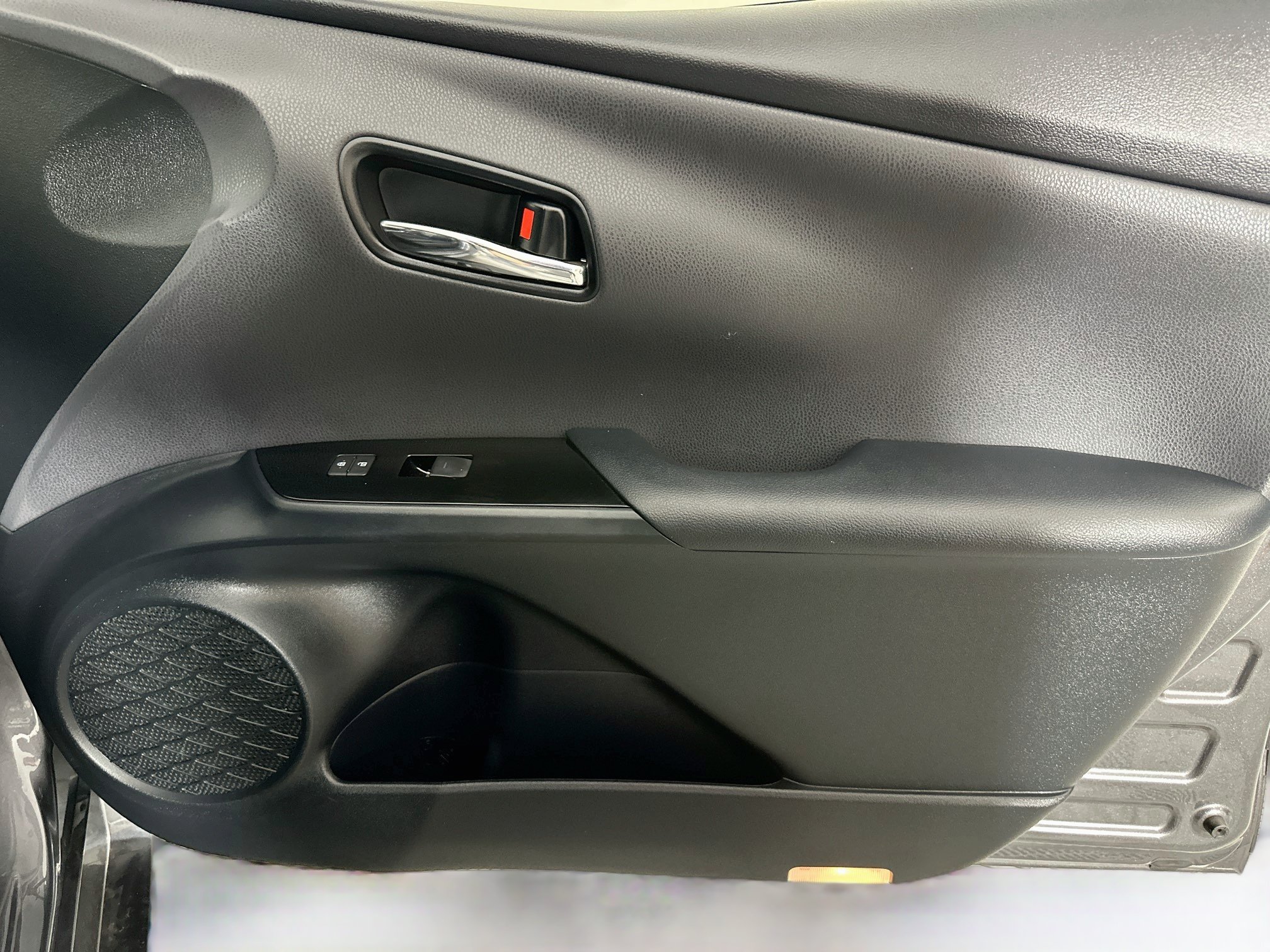 Used 2020 Toyota Prius Prime XLE FWD image 30