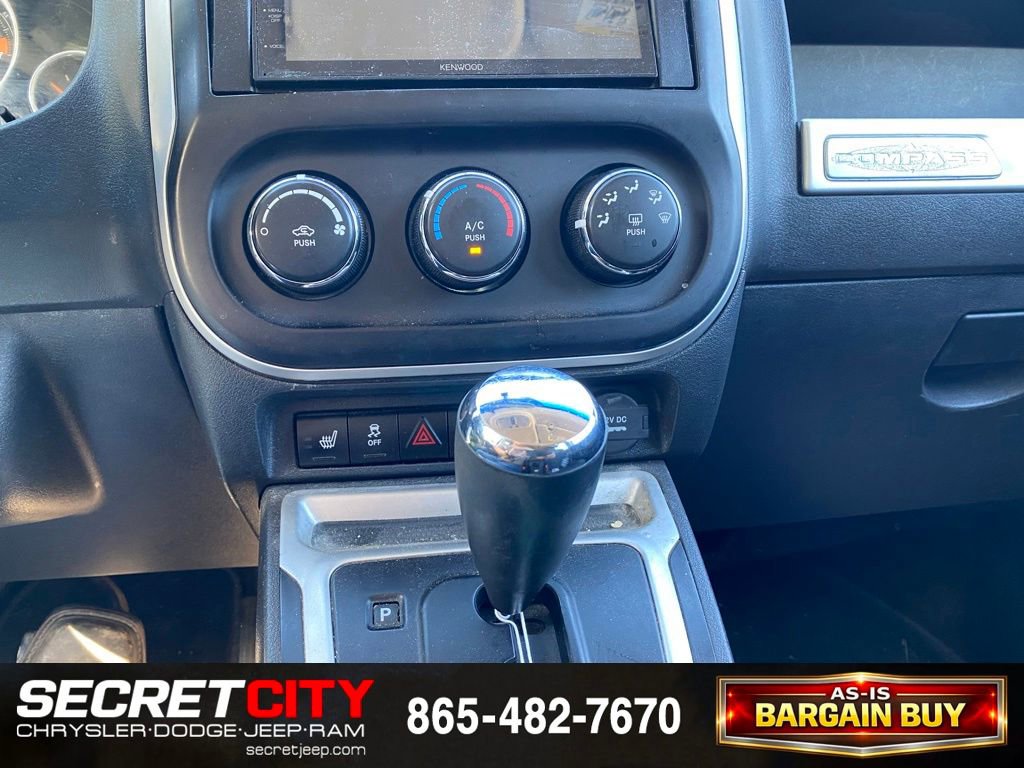 Used 2015 Jeep Compass Latitude w/ Sun/Sound Group AWD/4WD image 16