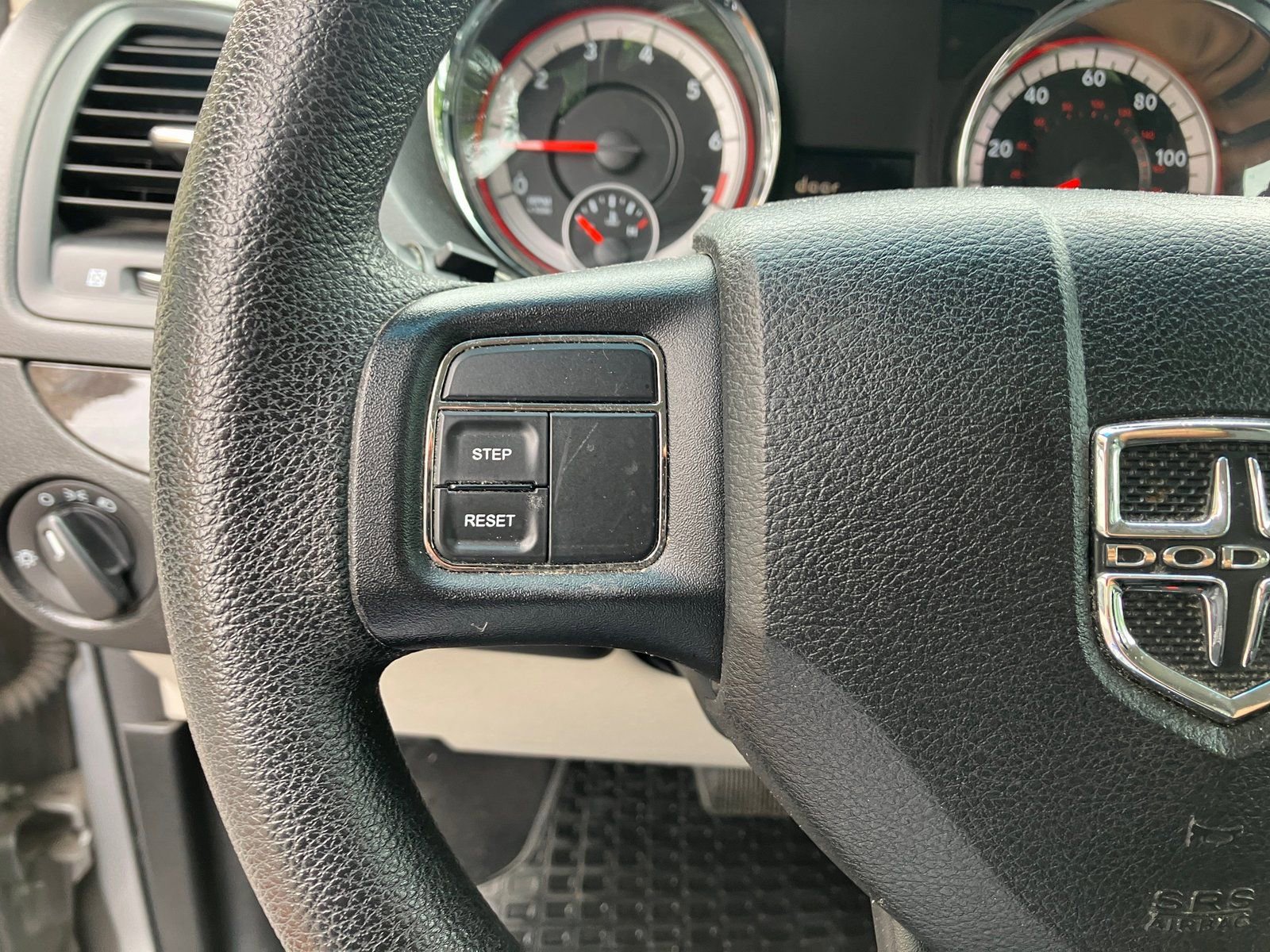 Used 2014 Dodge Grand Caravan American Value Package FWD image 29