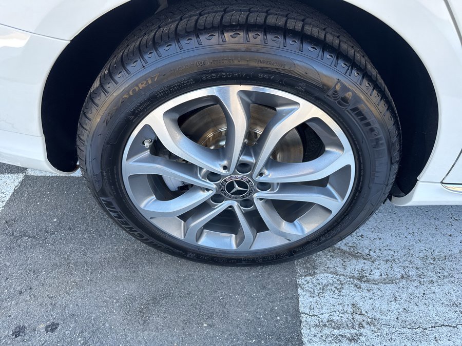 Used 2017 Mercedes-Benz C 300 4MATIC Sedan image 11