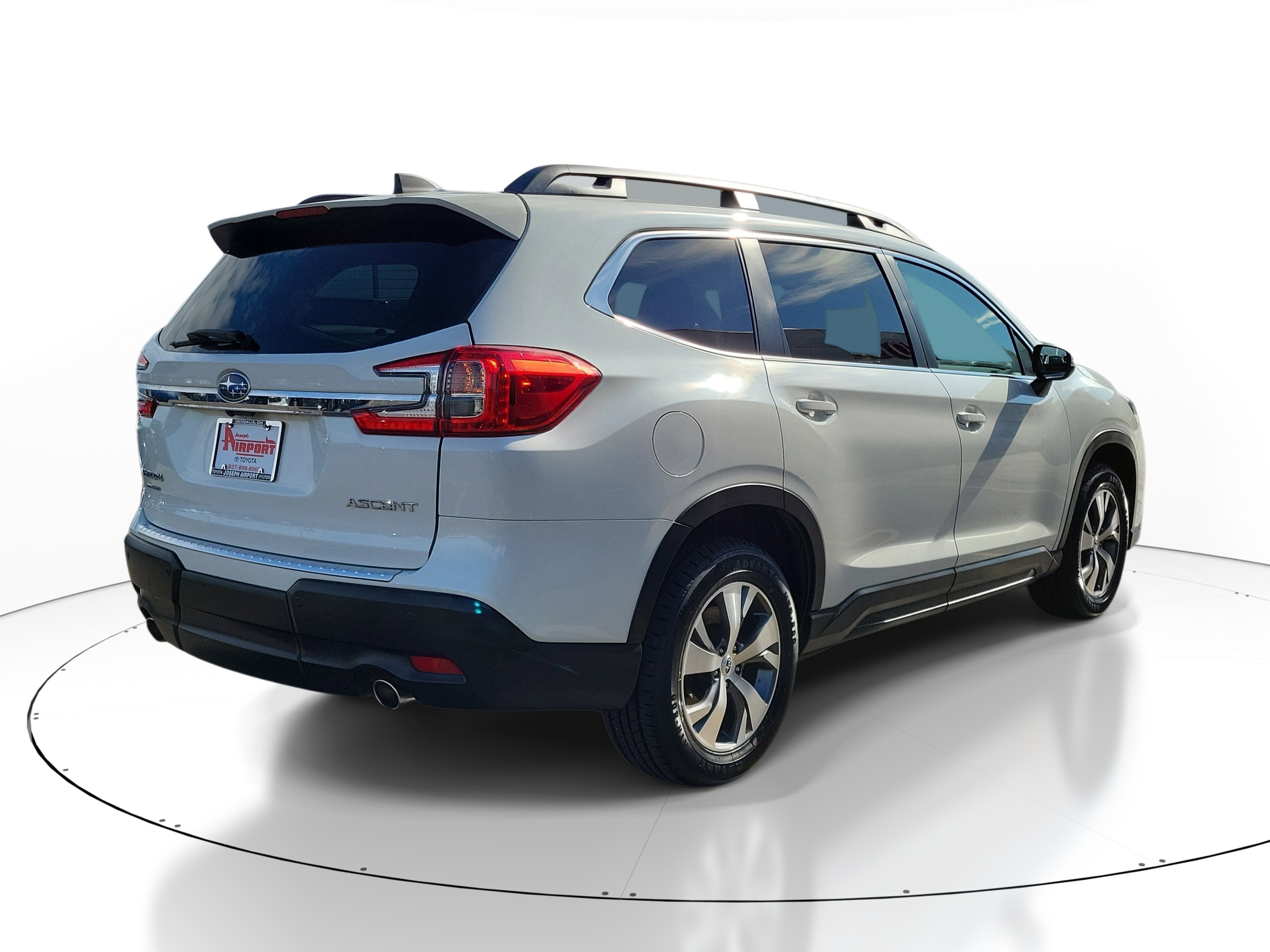 Used 2023 Subaru Ascent Premium w/ Convenience Package AWD/4WD image 4