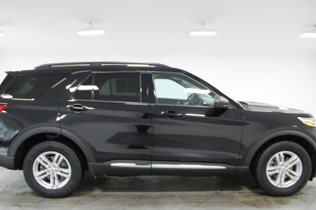 Used 2023 Ford Explorer XLT w/ Equipment Group 202A image 10