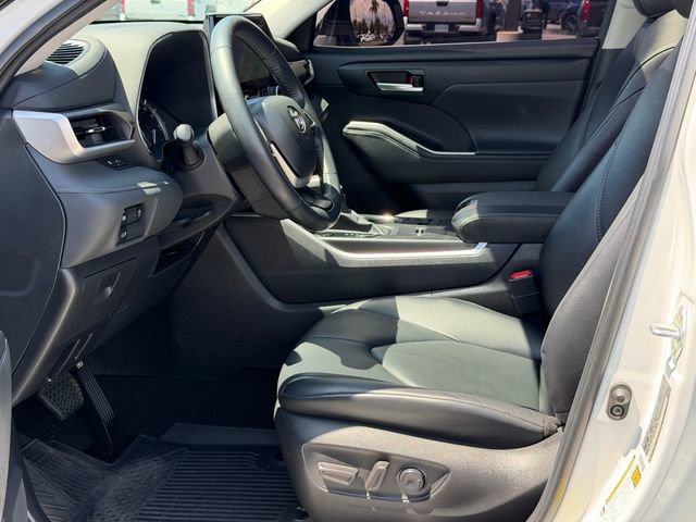 Used 2023 Toyota Highlander XLE FWD image 15