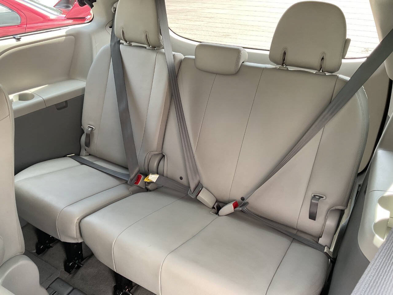 Used 2012 Toyota Sienna XLE FWD image 31