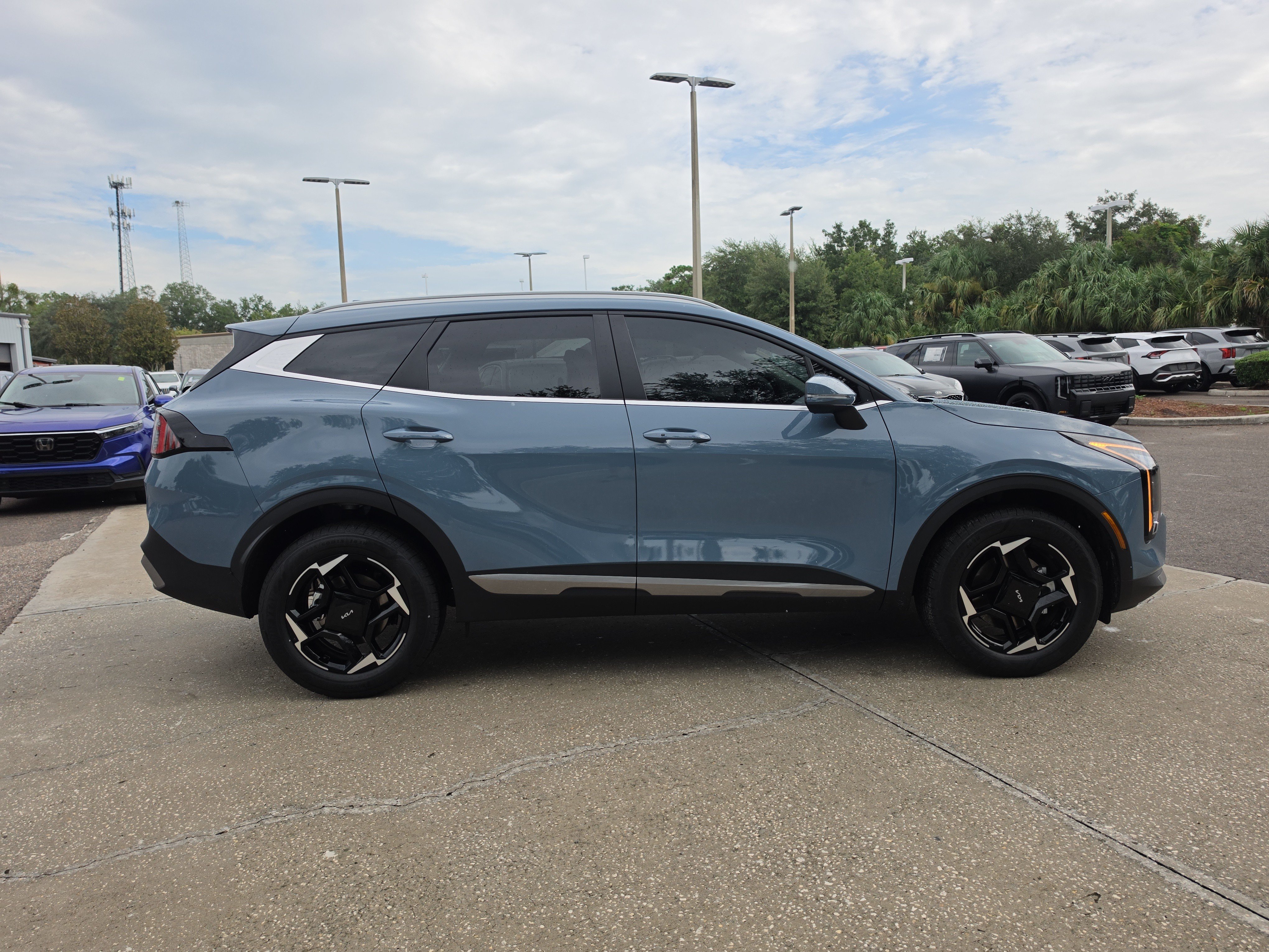Used 2026 Kia Sportage EX AWD/4WD image 9
