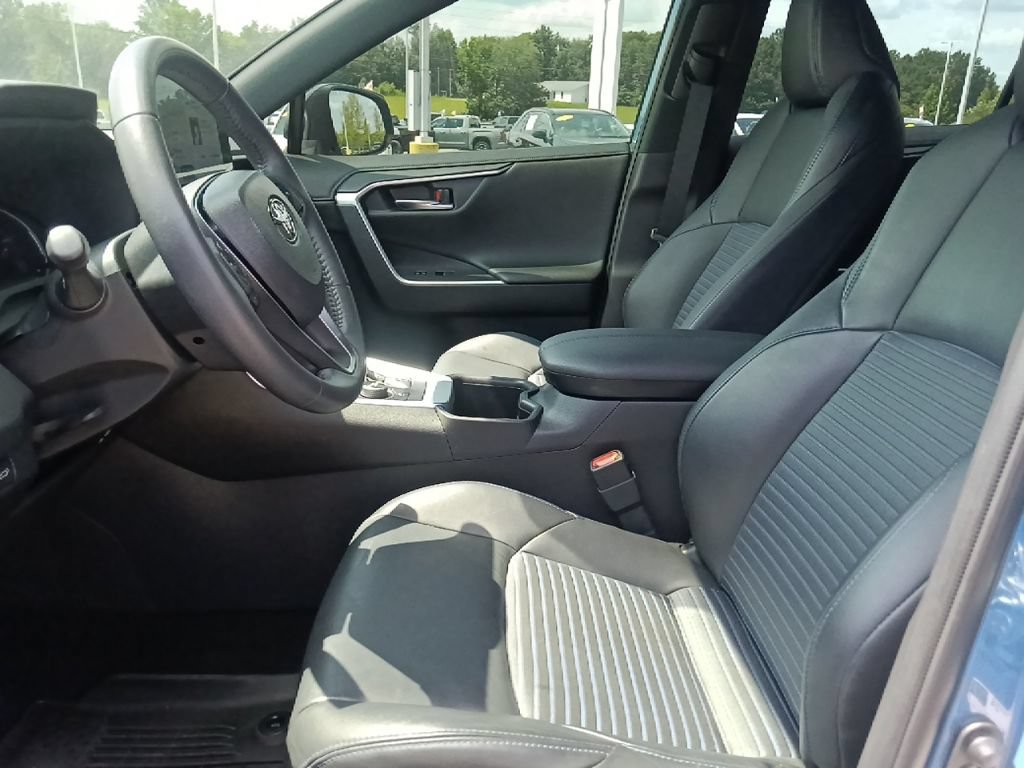 Used 2023 Toyota RAV4 XSE w/ XSE Grade Weather Package AWD/4WD image 15