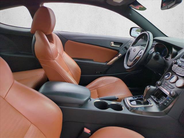Used 2014 Hyundai Genesis 3.8 RWD image 18