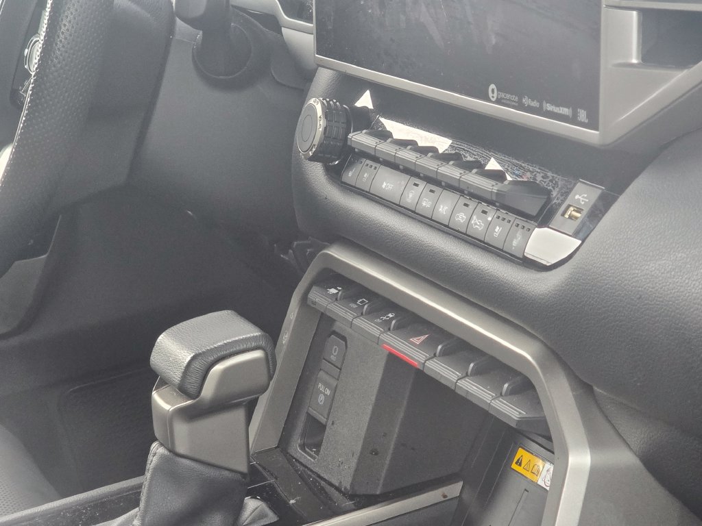 Used 2024 Toyota Tundra Limited AWD/4WD image 19
