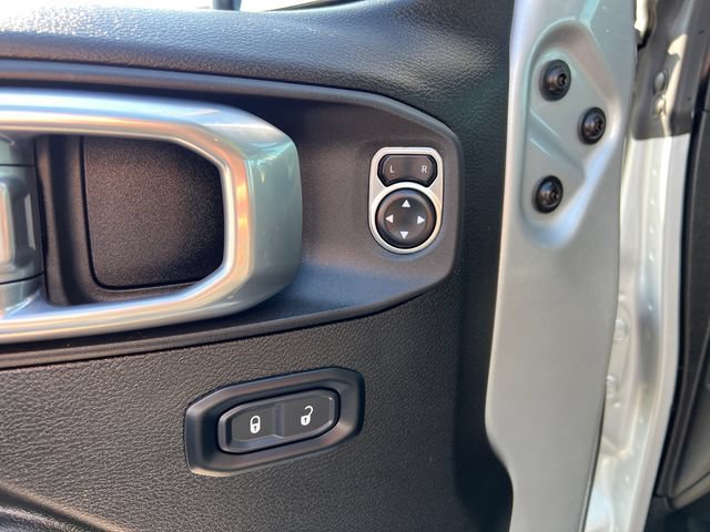 Certified 2024 Jeep Gladiator Sport AWD/4WD image 11