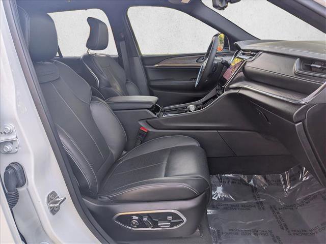 Used 2025 Jeep Grand Cherokee Overland w/ Luxury Tech Group IV image 22