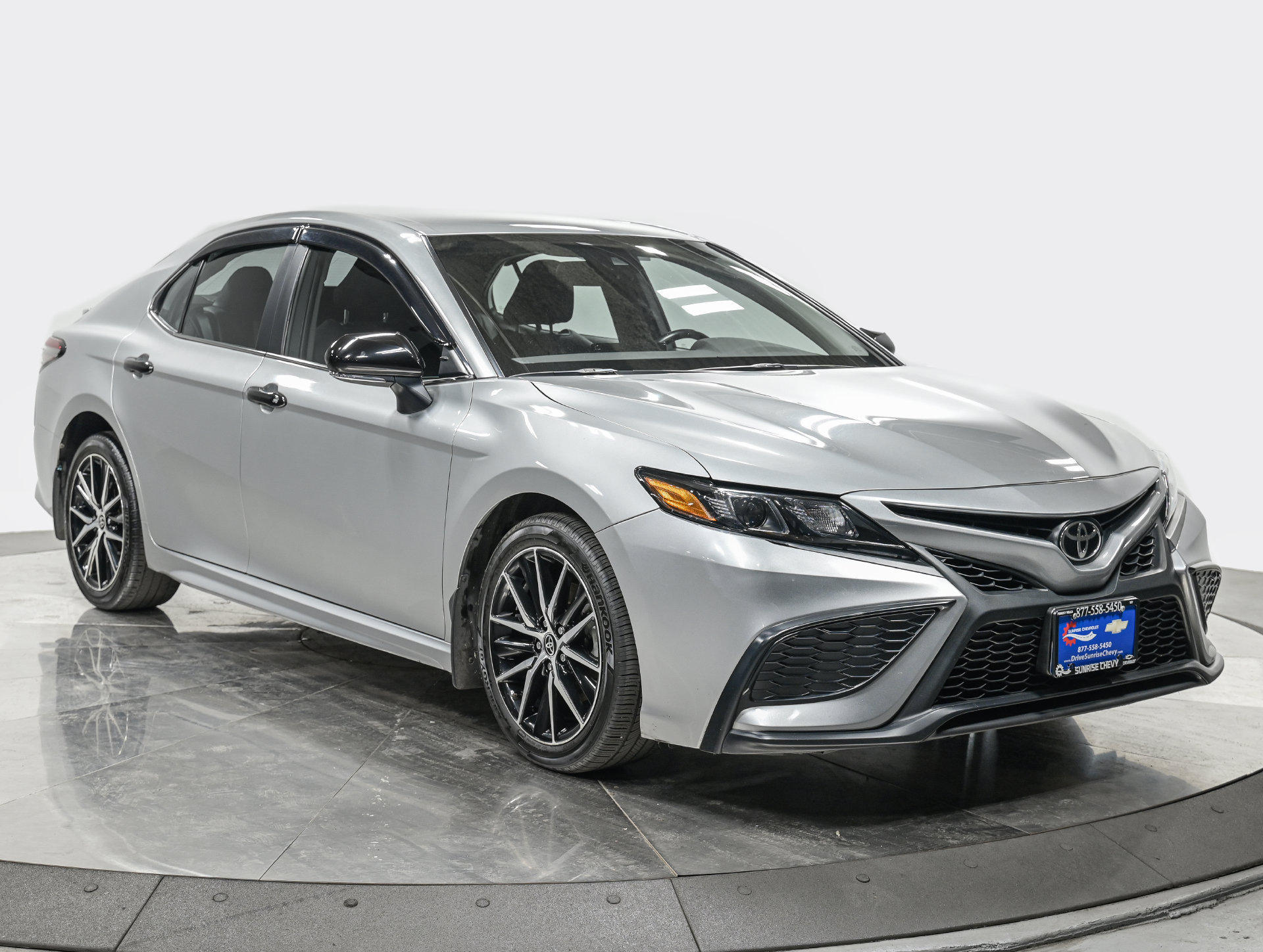 Used 2023 Toyota Camry SE w/ Convenience Package AWD/4WD image 9