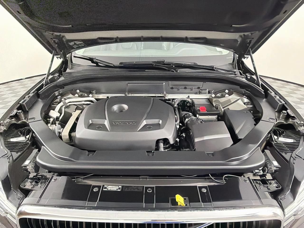 Used 2018 Volvo XC60 T5 Momentum w/ Convenience Package AWD/4WD image 43
