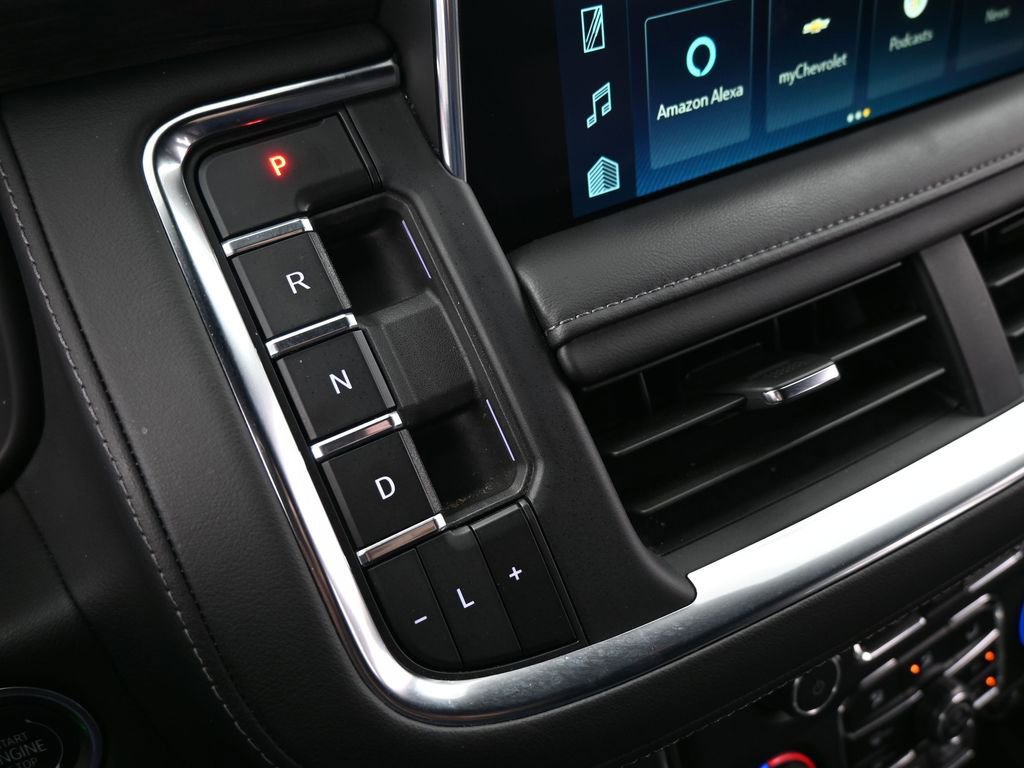 Used 2024 Chevrolet Suburban LT image 31