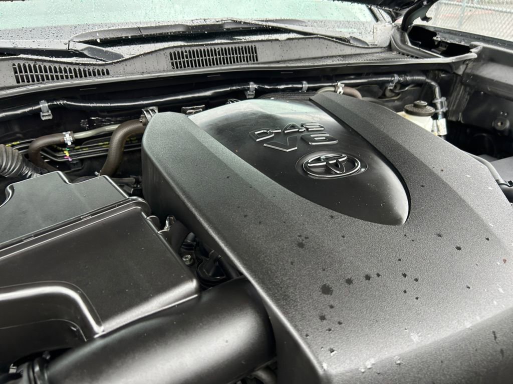 Used 2020 Toyota Tacoma SR5 AWD/4WD image 31