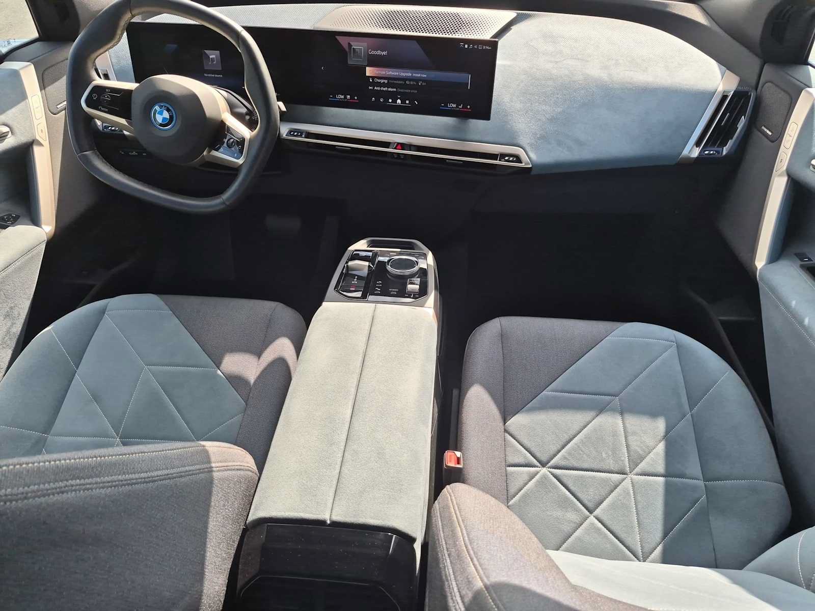 Used 2024 BMW iX xDrive50 w/ Premium Package AWD/4WD image 14