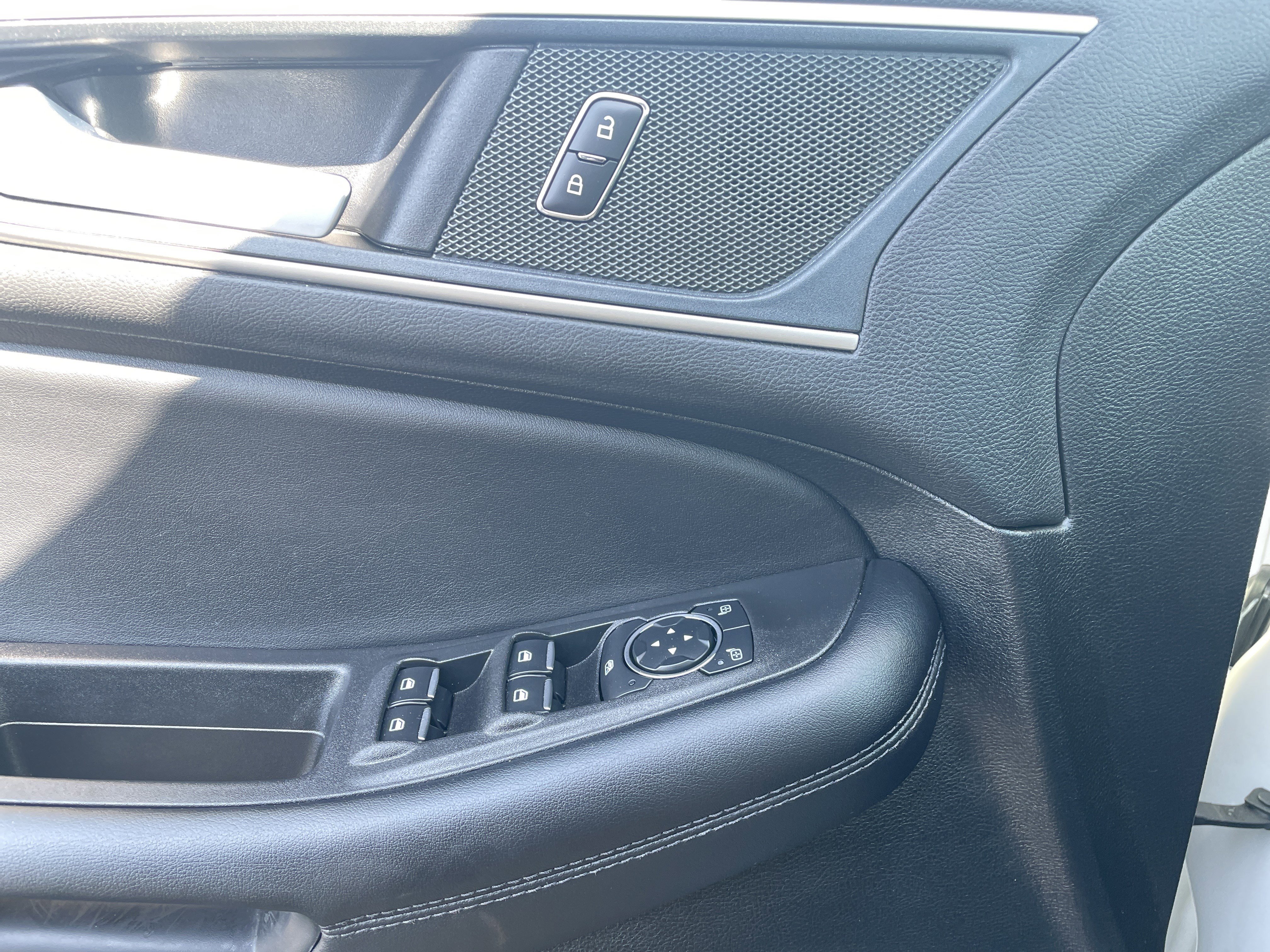 Used 2024 Ford Edge SEL w/ Convenience Package image 10