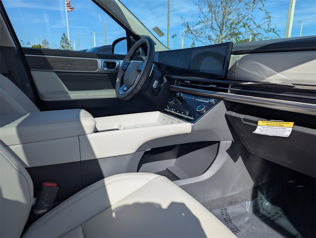 Used 2025 Hyundai Santa Fe Calligraphy image 9