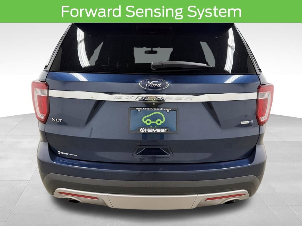 Used 2017 Ford Explorer XLT w/ Equipment Group 202A AWD/4WD image 11