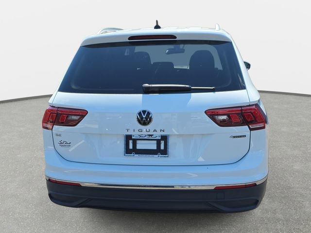 Used 2024 Volkswagen Tiguan SE w/ Panoramic Sunroof Package AWD/4WD image 6