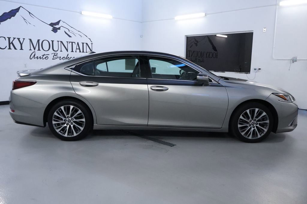 Used 2019 Lexus ES 350 w/ Premium Package image 8