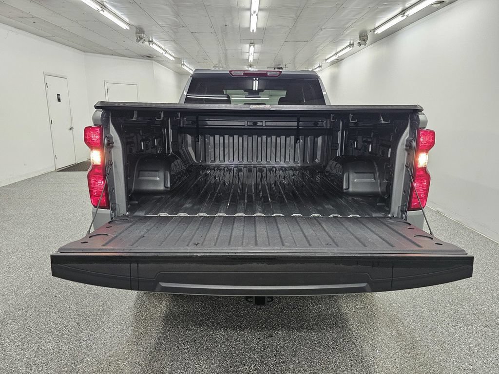 Used 2024 Chevrolet Silverado 1500 LT AWD/4WD image 7