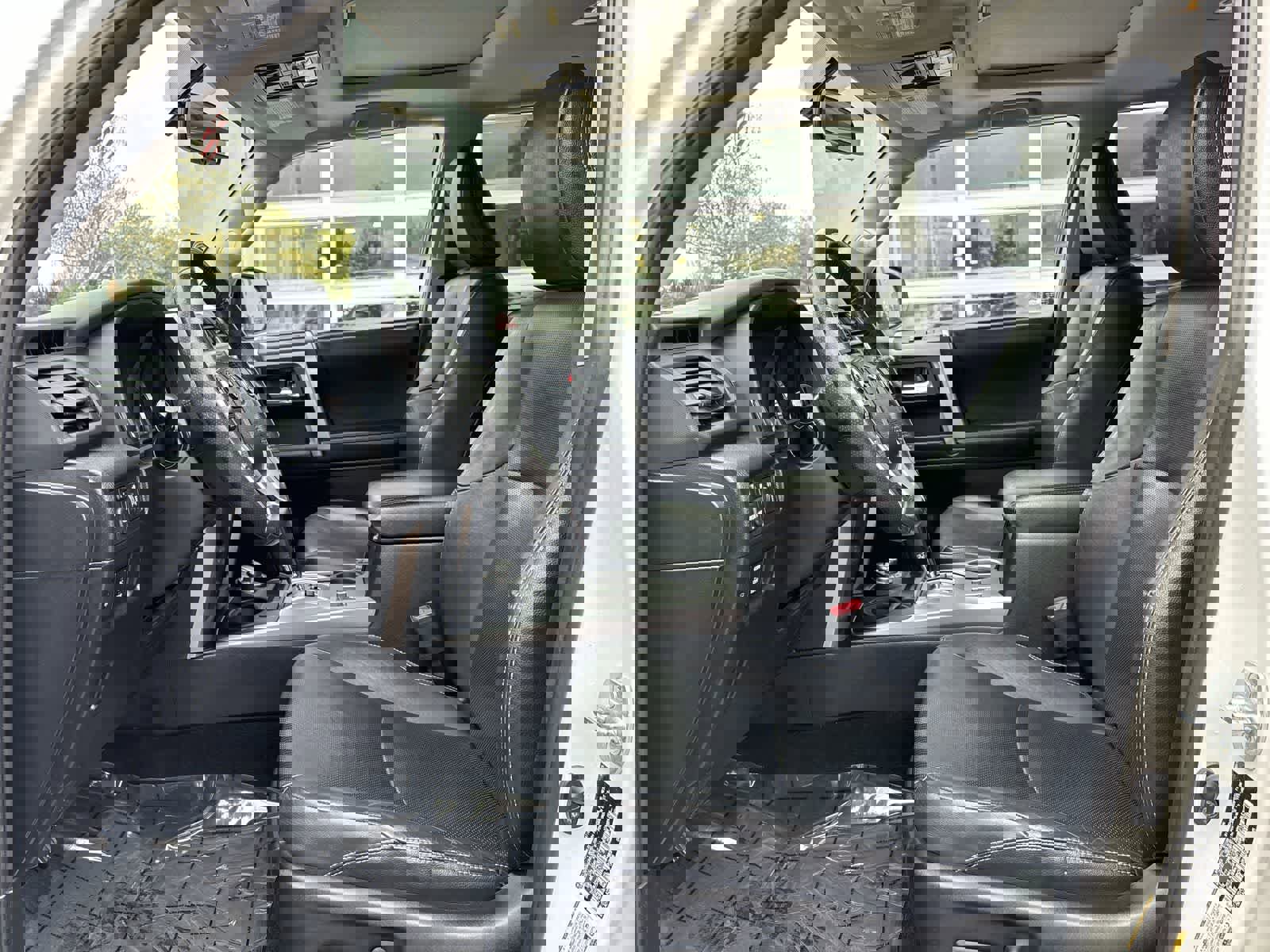 Used 2015 Toyota 4Runner Limited AWD/4WD image 10