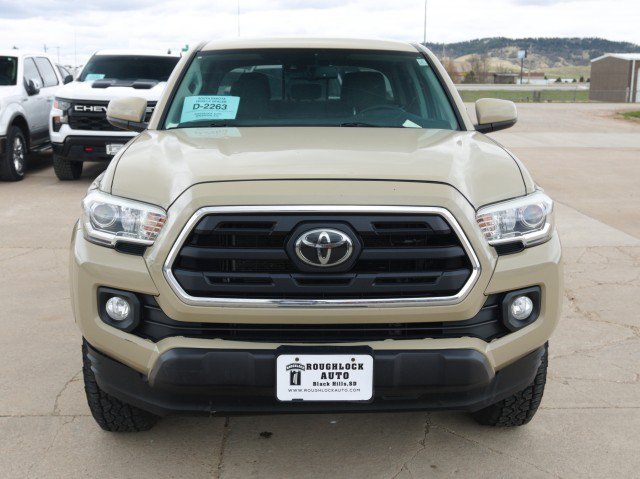 Used 2018 Toyota Tacoma SR5 AWD/4WD image 7