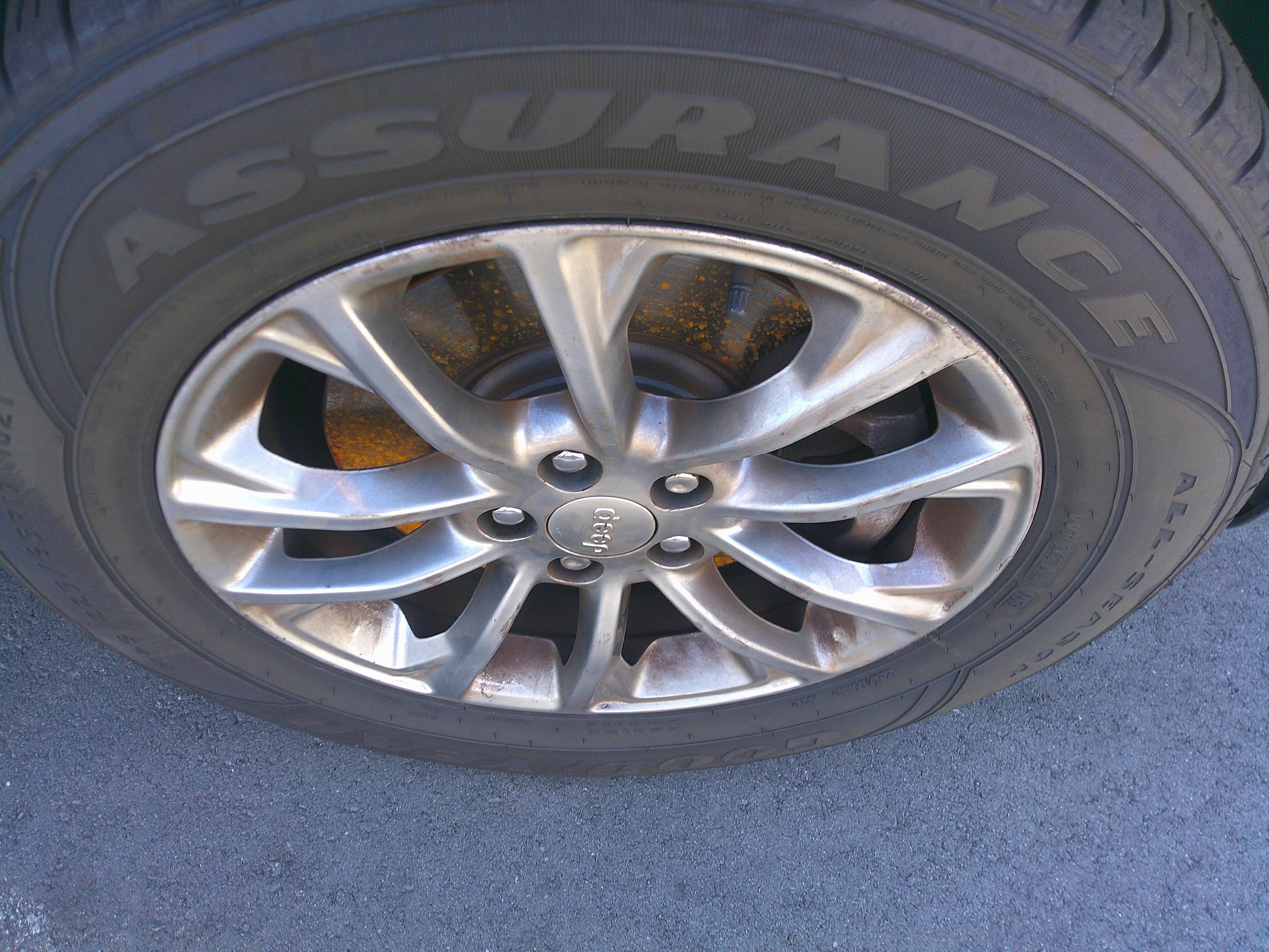 Used 2020 Jeep Cherokee Latitude Plus w/ Comfort/Convenience Group image 9