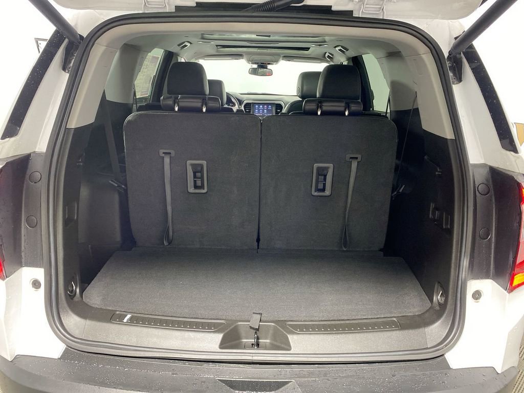 Used 2023 GMC Acadia AT4 w/ Technology Package image 24