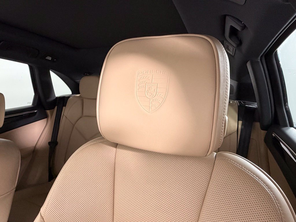 Certified 2024 Porsche Macan S AWD/4WD image 24