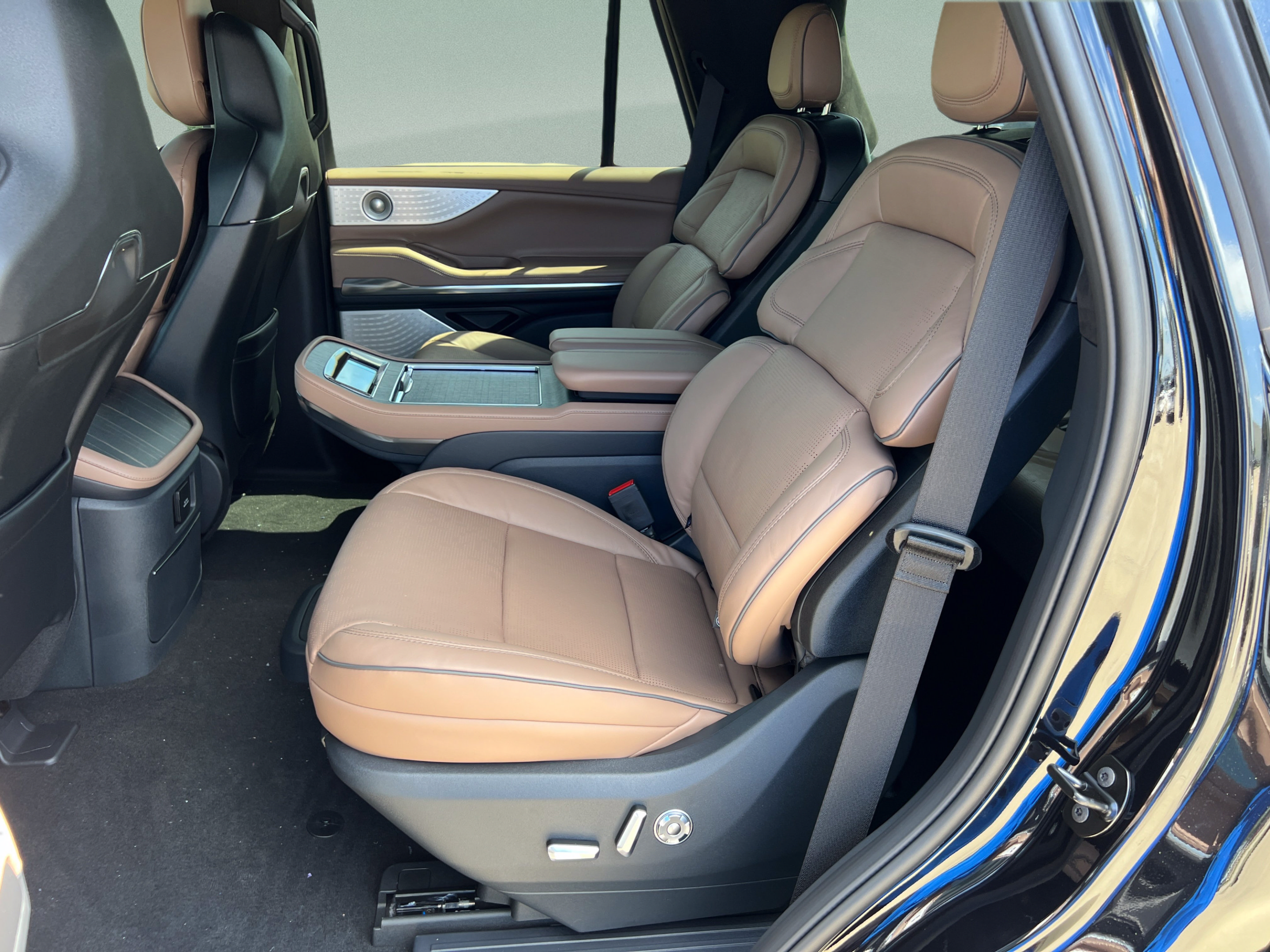 New 2026 Lincoln Navigator Black Label AWD/4WD image 23