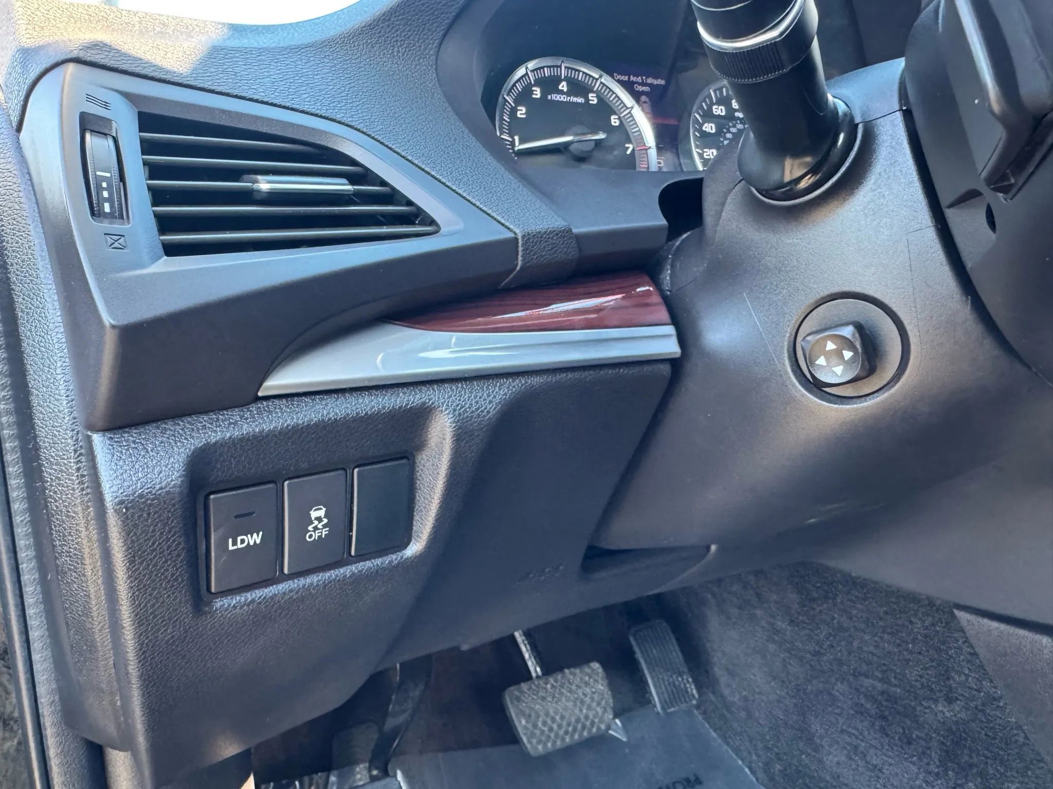 Used 2014 Acura MDX SH-AWD Sport Utility 4D image 24