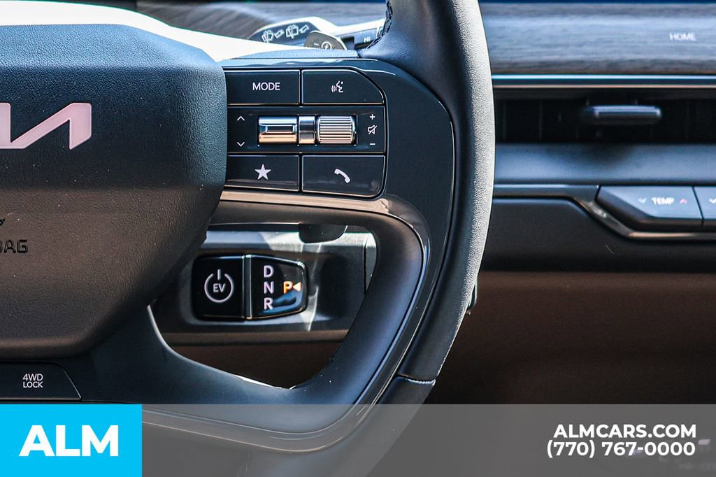 Used 2024 Kia EV9 Land image 42