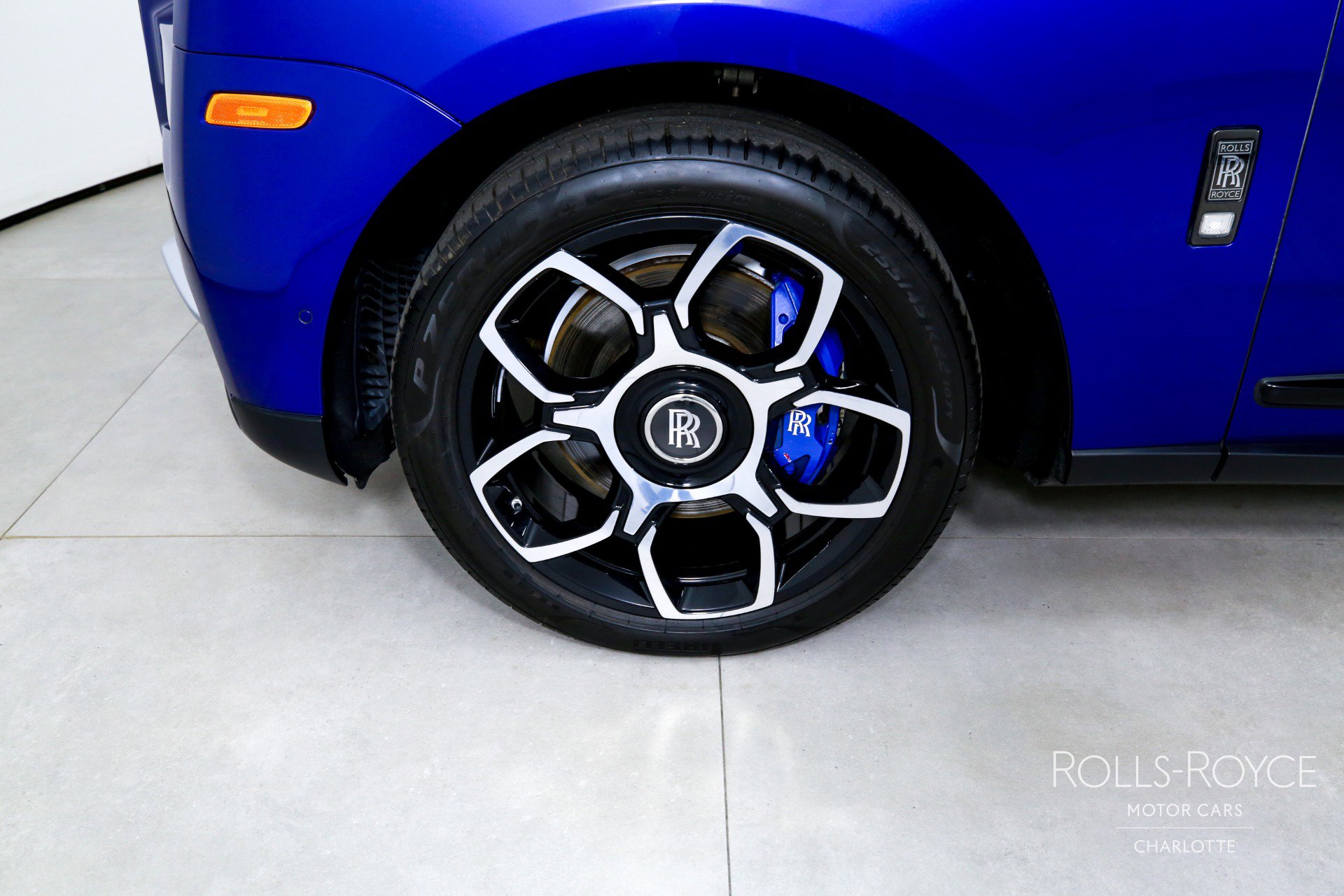 Used 2021 Rolls-Royce Cullinan Black Badge image 36