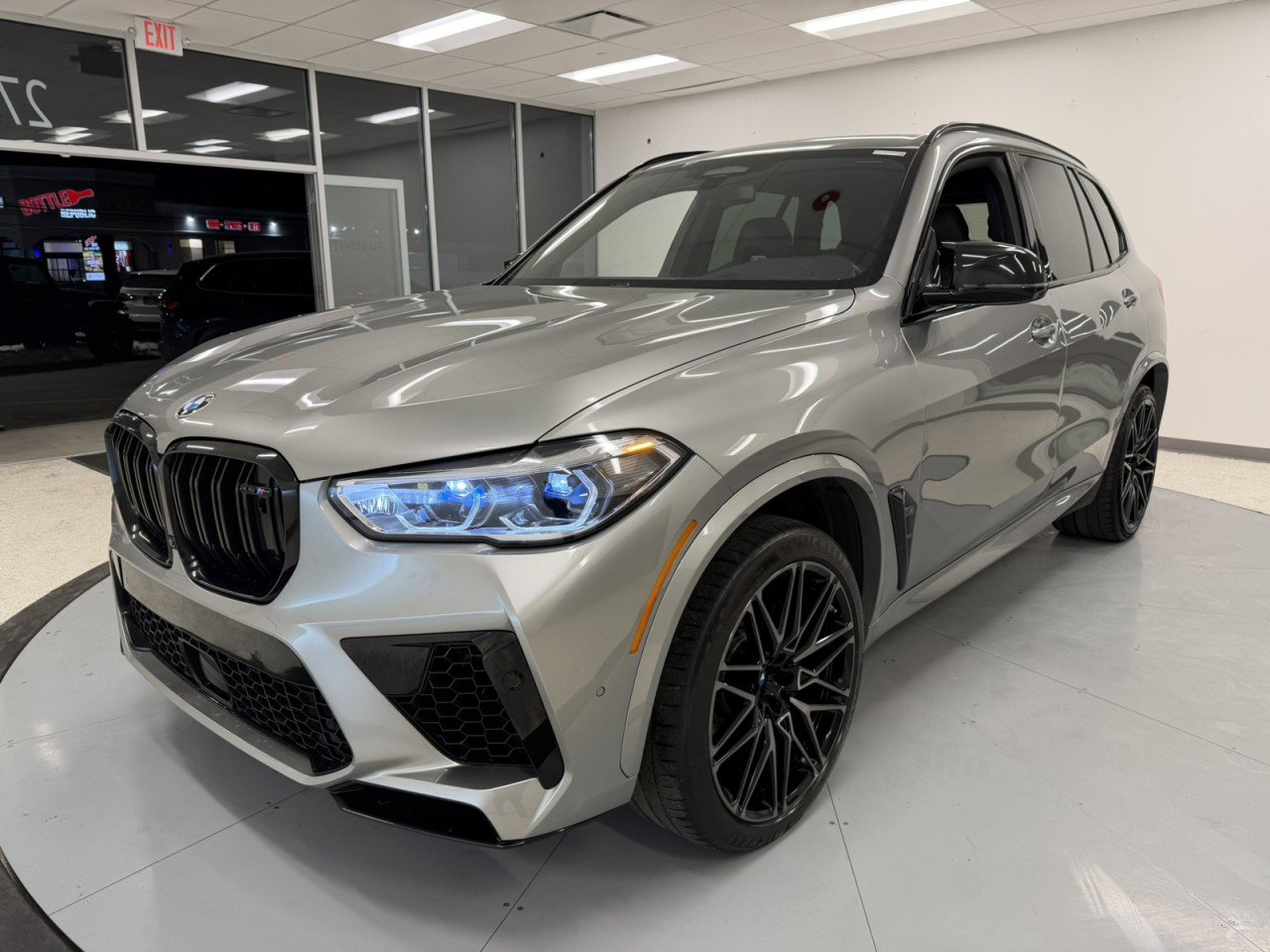 Used 2020 BMW X5 M Competition w/ Executive Package image 82