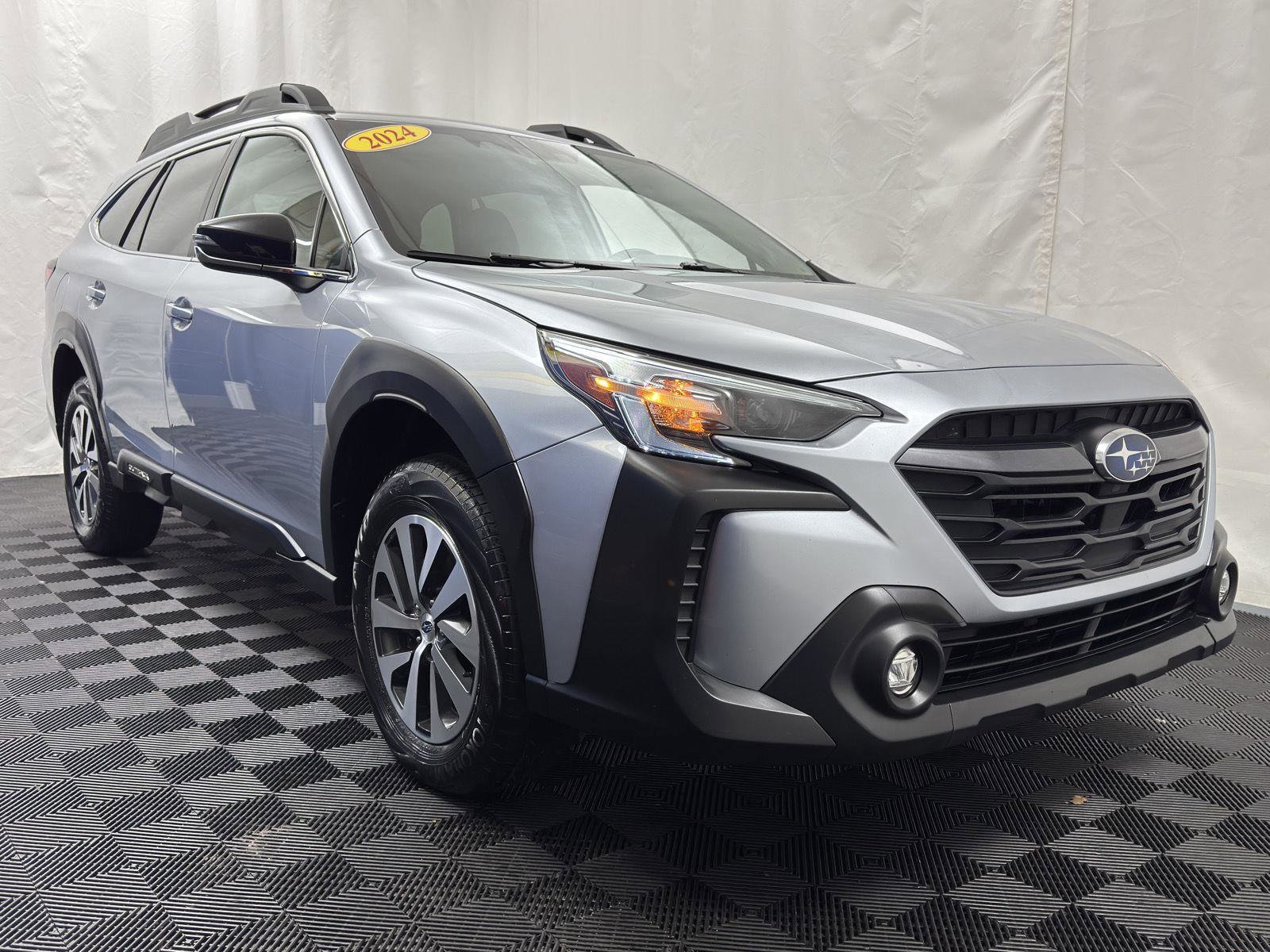 Used 2024 Subaru Outback Premium image 15